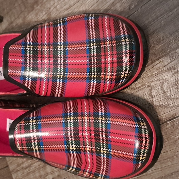 On Your Feet Plaid Rain Shoes - Picture 3 of 9
